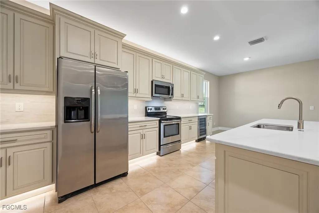 2513 SW 38th Terrace Cape Coral FL 33914