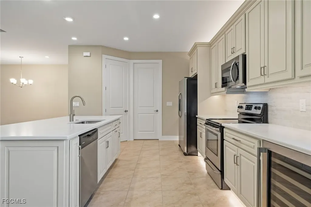 2513 SW 38th Terrace Cape Coral FL 33914