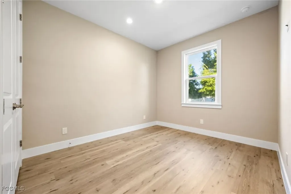 2513 SW 38th Terrace Cape Coral FL 33914