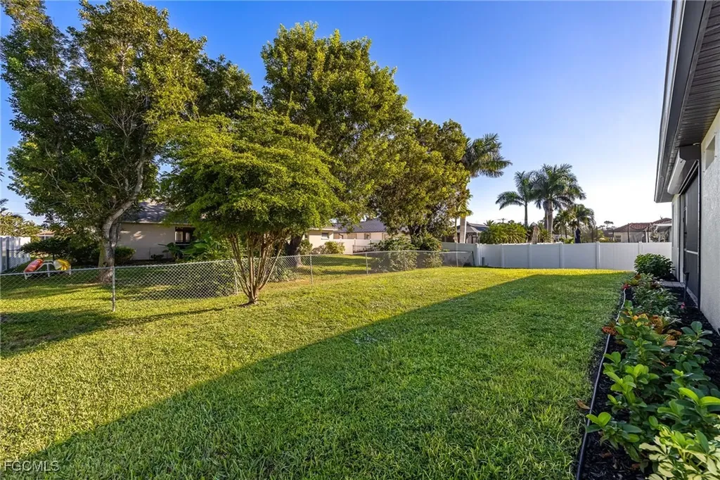 2513 SW 38th Terrace Cape Coral FL 33914