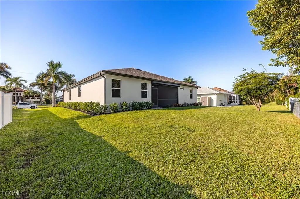 2513 SW 38th Terrace Cape Coral FL 33914
