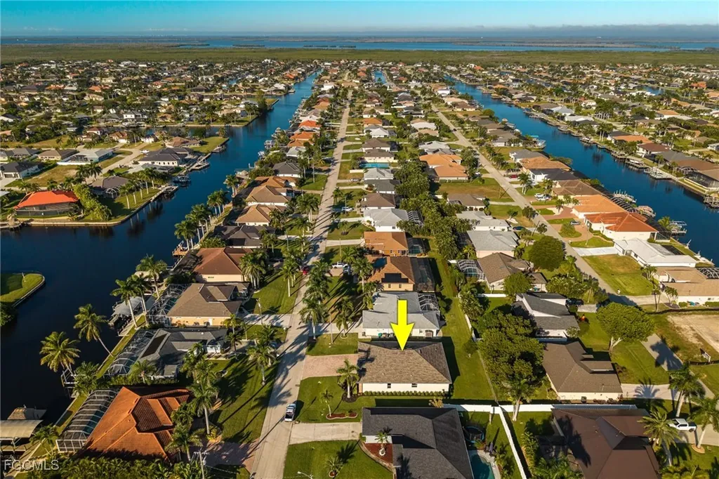 2513 SW 38th Terrace Cape Coral FL 33914