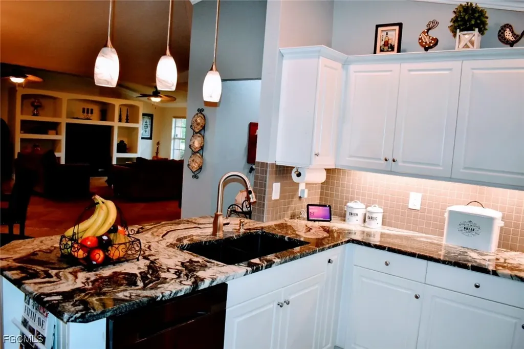 1823 SW 39th Street Cape Coral FL 33914