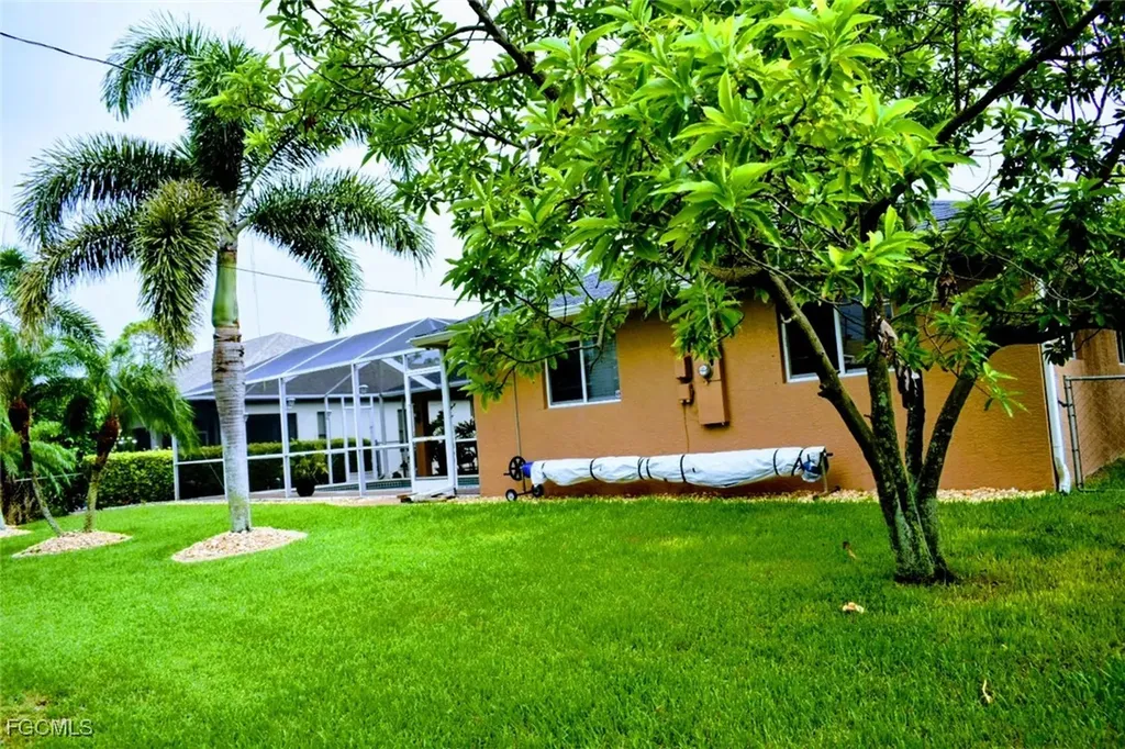 1823 SW 39th Street Cape Coral FL 33914