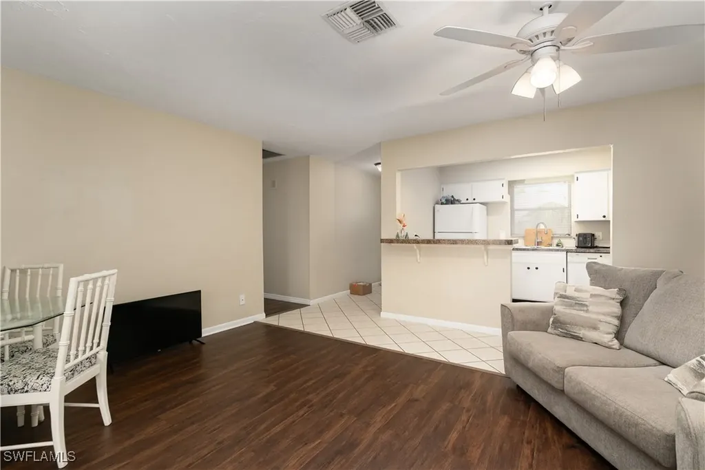 3609 SE 9th Place Cape Coral FL 33904