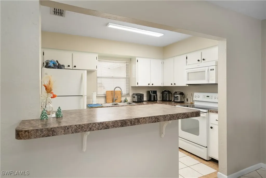 3609 SE 9th Place Cape Coral FL 33904