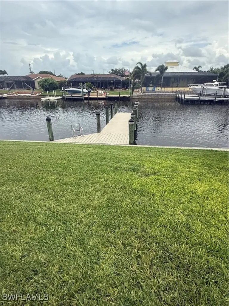 1113 SE 20th Court Cape Coral FL 33990