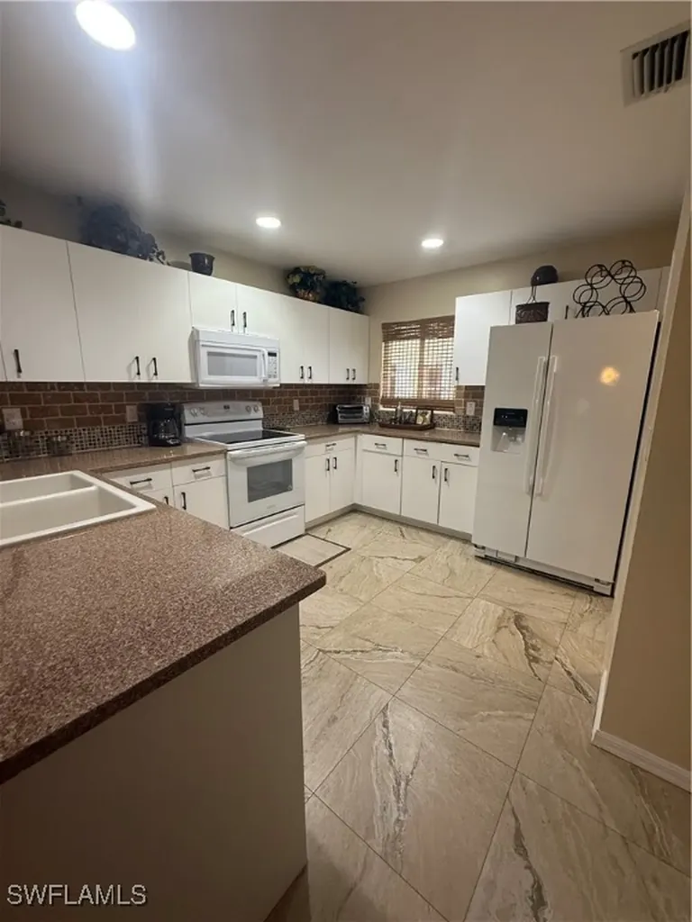 1113 SE 20th Court Cape Coral FL 33990