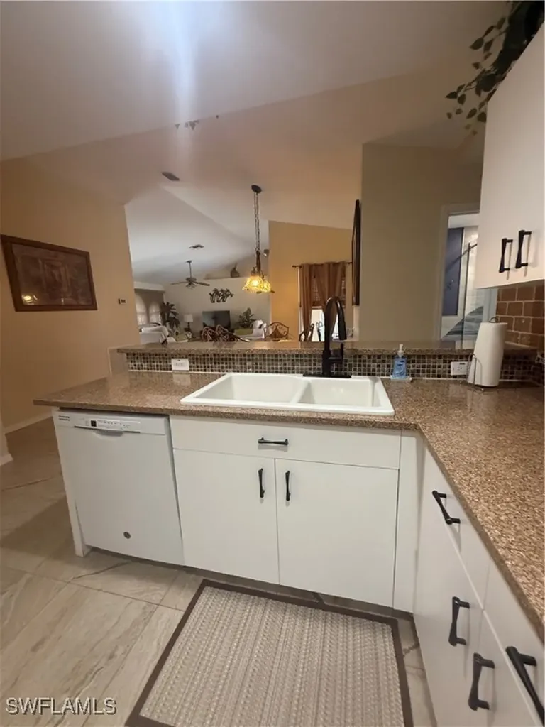 1113 SE 20th Court Cape Coral FL 33990
