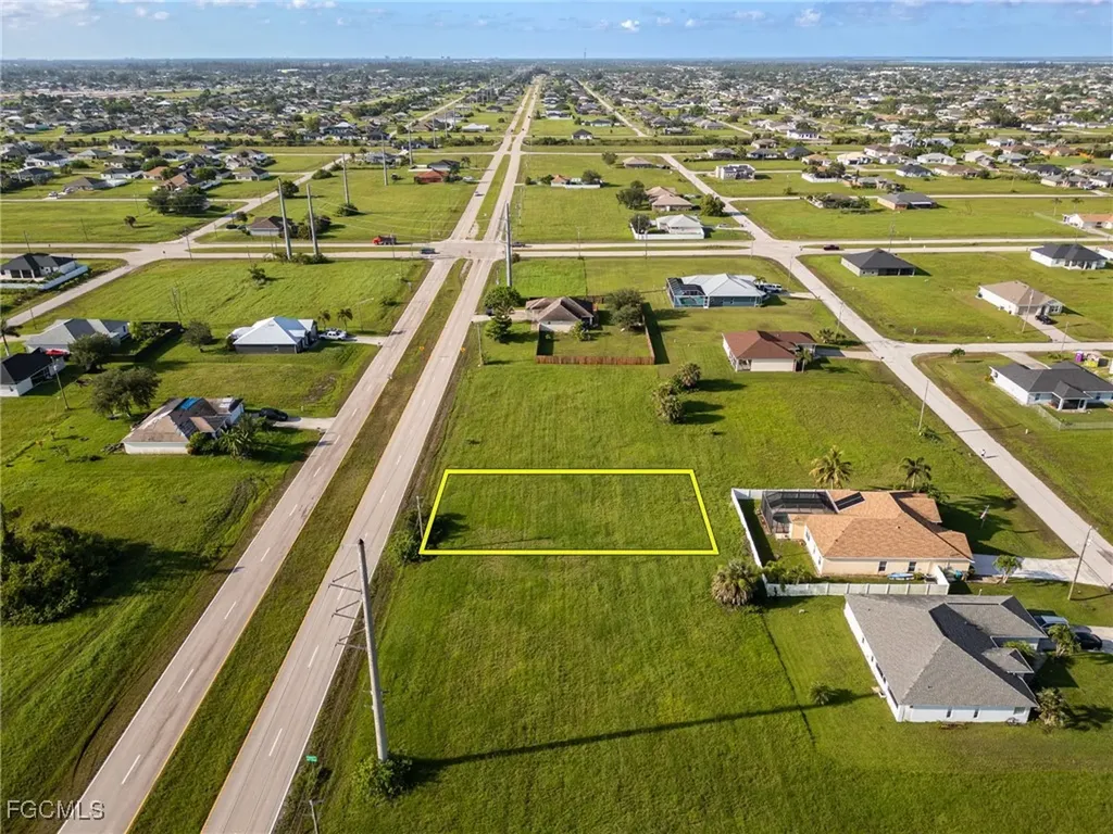824 El Dorado Boulevard N Cape Coral FL 33993