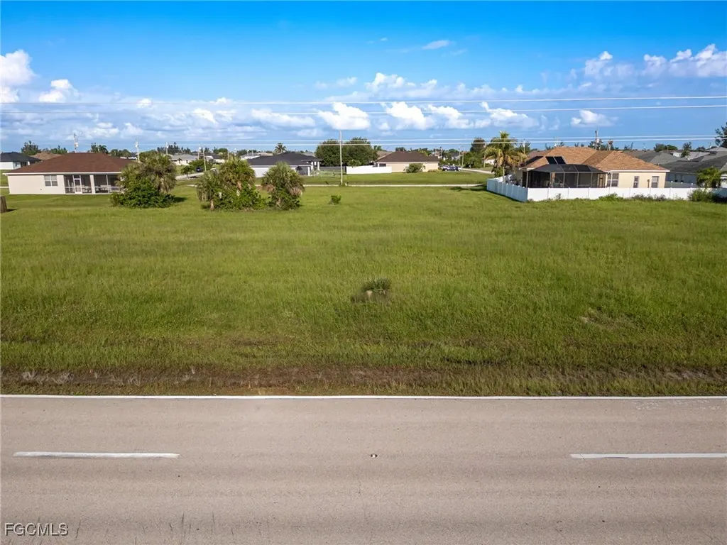 816 El Dorado Boulevard N Cape Coral FL 33993