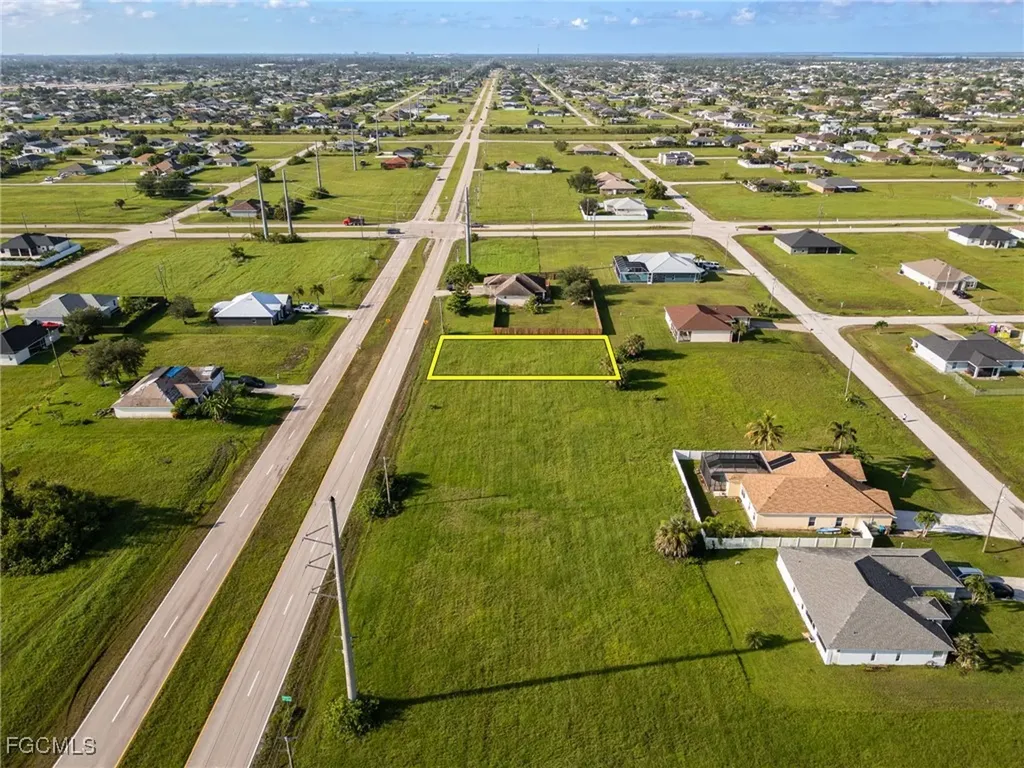 816 El Dorado Boulevard N Cape Coral FL 33993