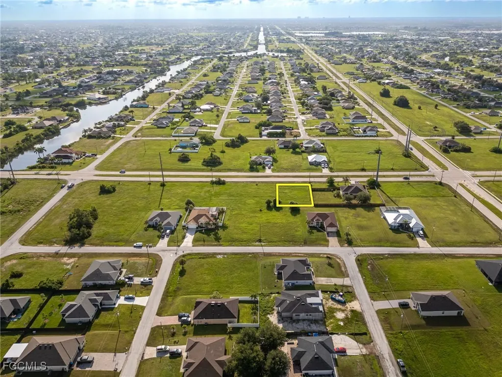 816 El Dorado Boulevard N Cape Coral FL 33993