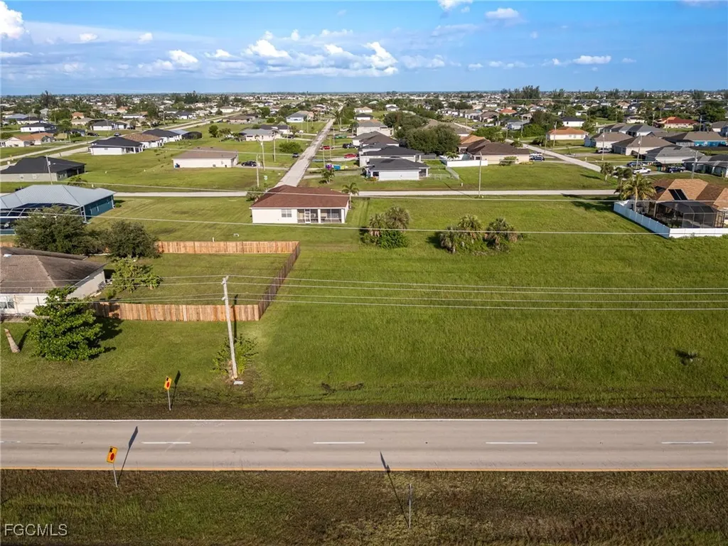 816 El Dorado Boulevard N Cape Coral FL 33993