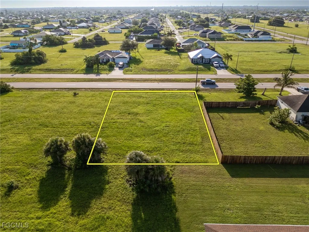 816 El Dorado Boulevard N Cape Coral FL 33993