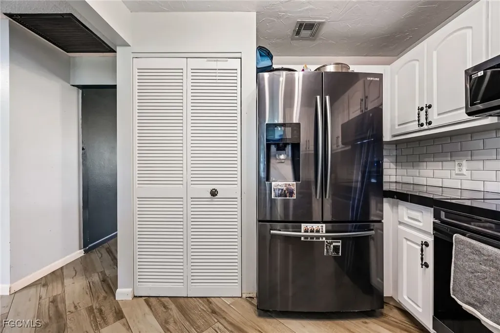 463 SE 17th Avenue Cape Coral FL 33990