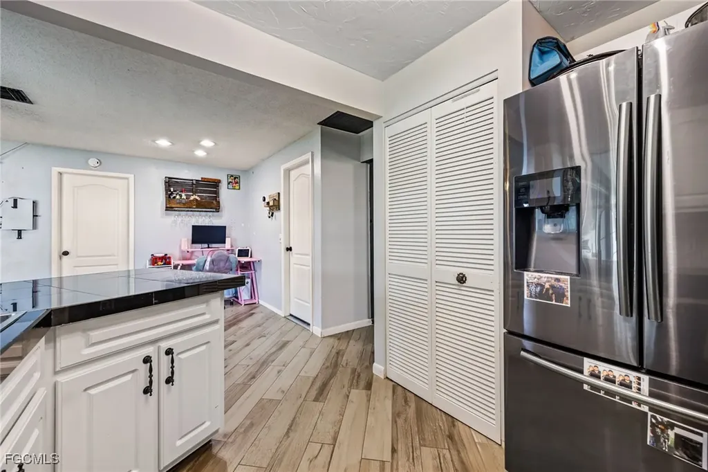 463 SE 17th Avenue Cape Coral FL 33990