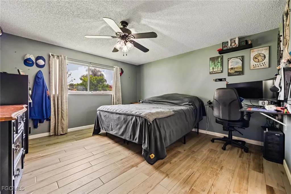 463 SE 17th Avenue Cape Coral FL 33990