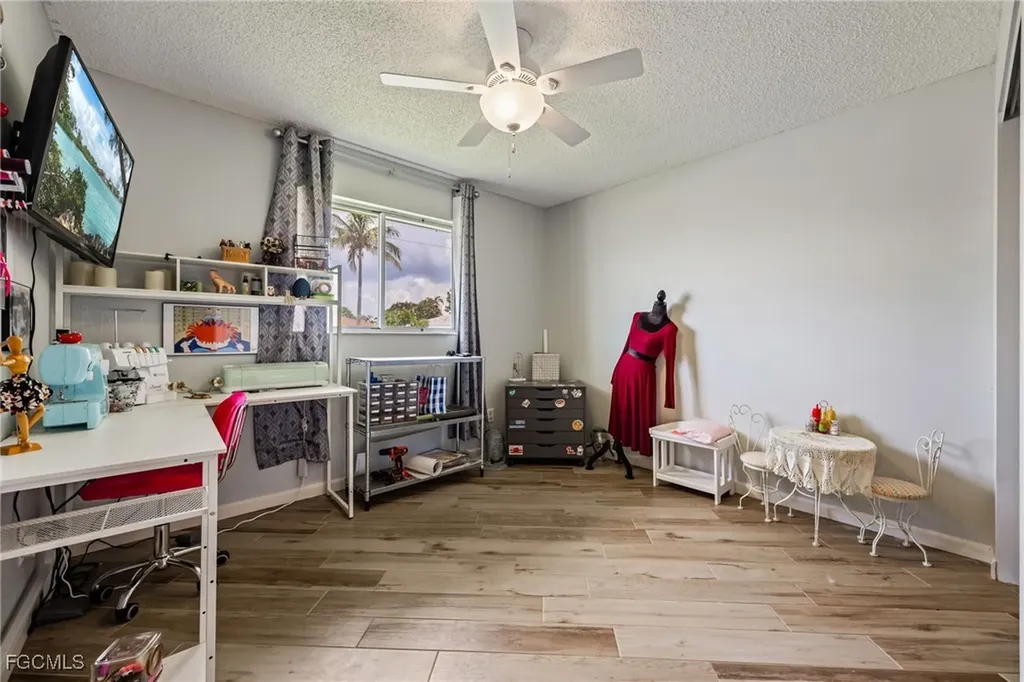 463 SE 17th Avenue Cape Coral FL 33990