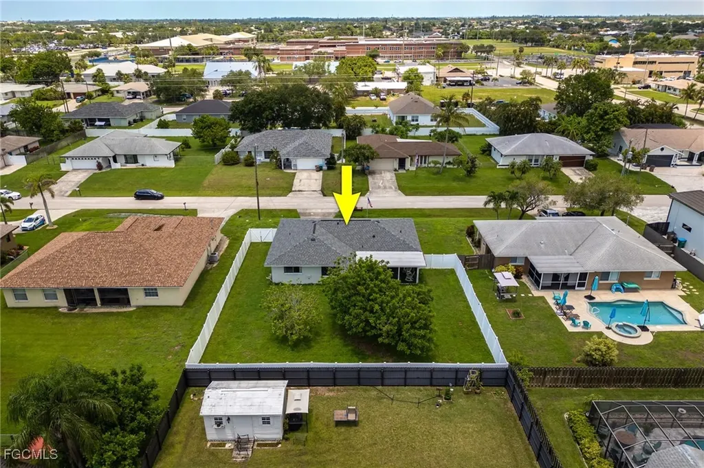 463 SE 17th Avenue Cape Coral FL 33990