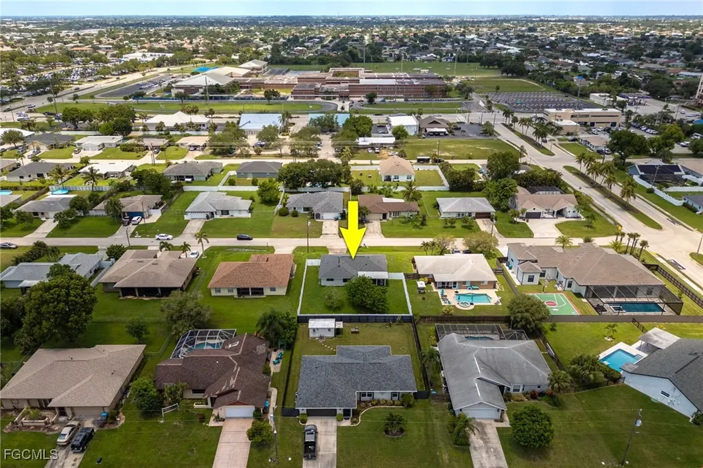 463 SE 17th Avenue Cape Coral FL 33990