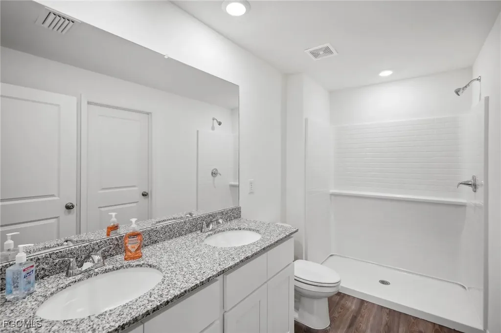 3932 NW 46th Lane Cape Coral FL 33993