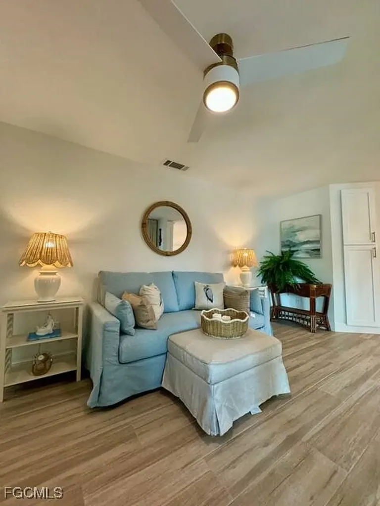 4524 SE 1st Place Cape Coral FL 33904