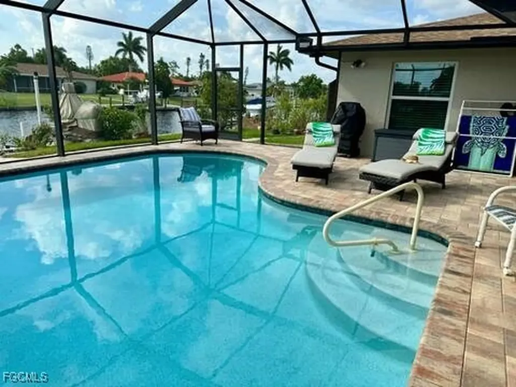 4524 SE 1st Place Cape Coral FL 33904