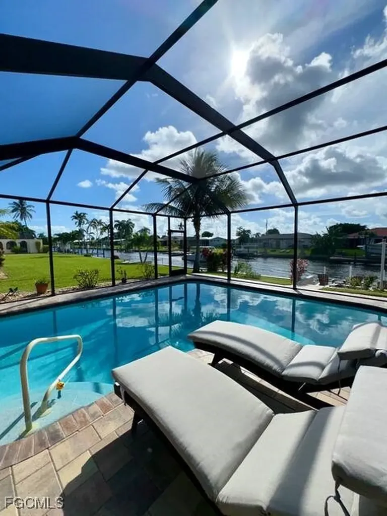 4524 SE 1st Place Cape Coral FL 33904