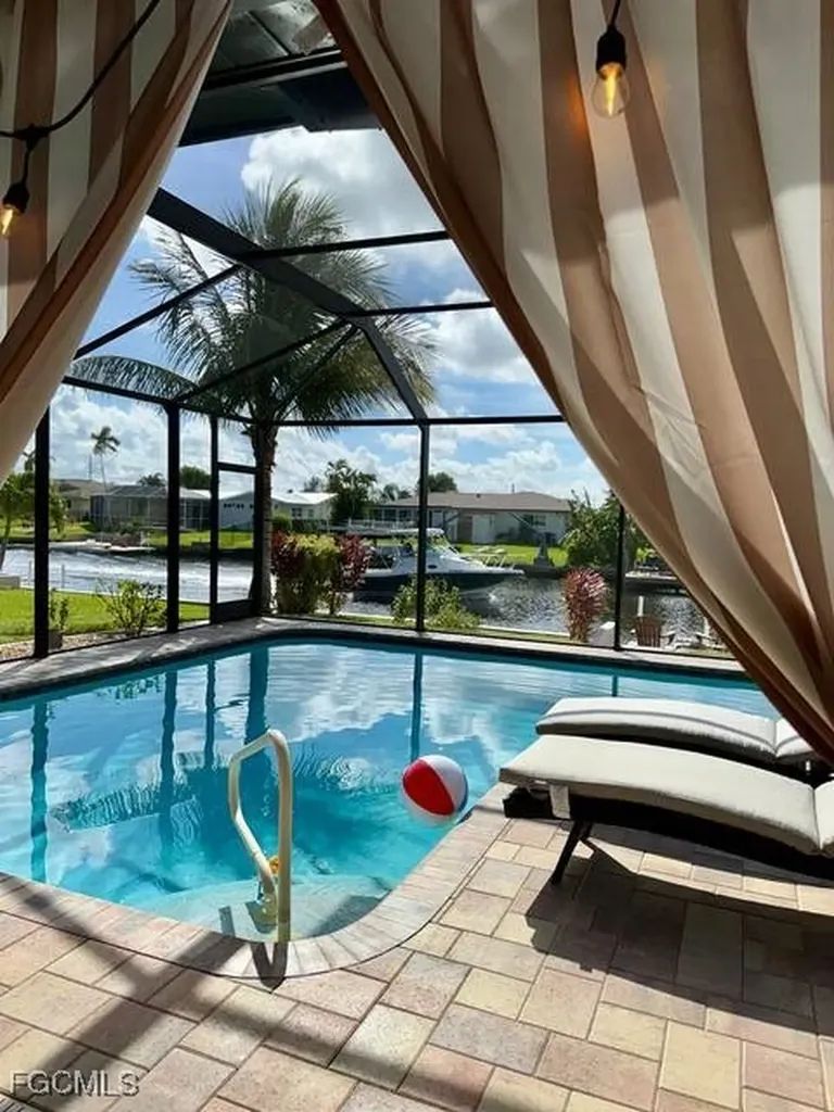 4524 SE 1st Place Cape Coral FL 33904
