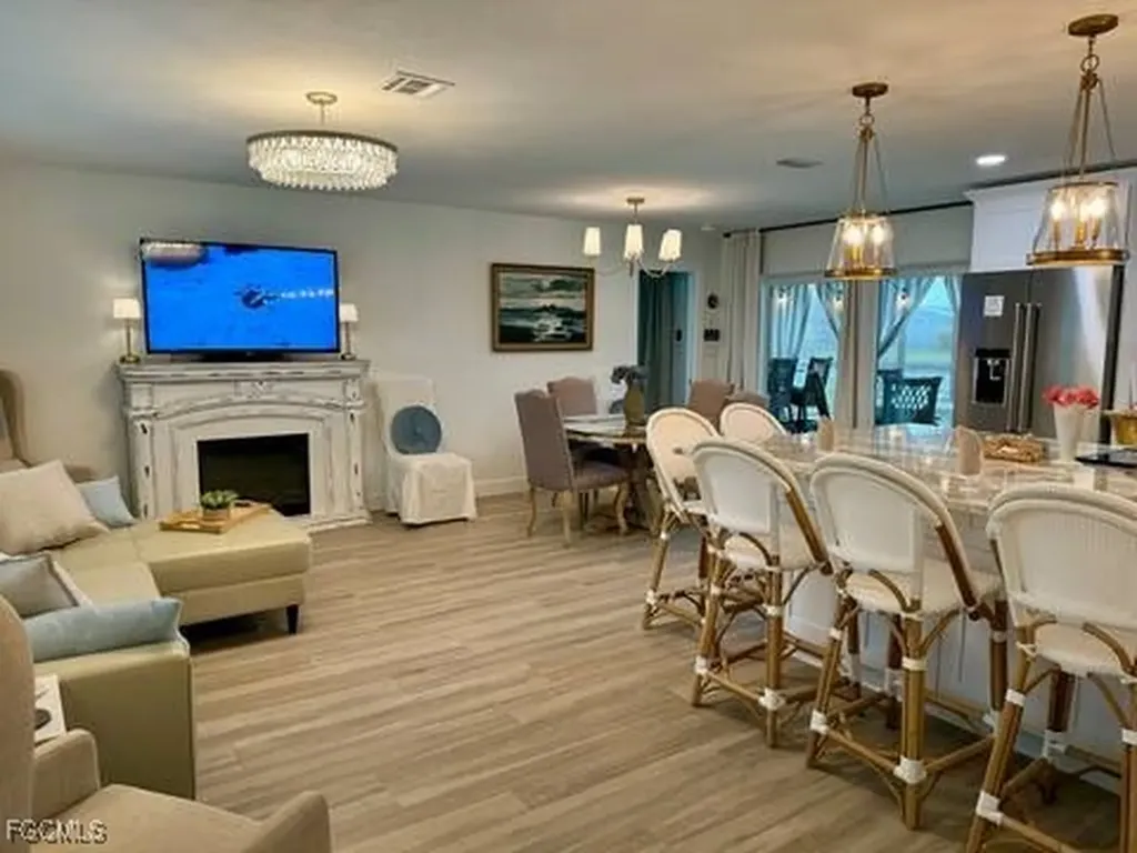 4524 SE 1st Place Cape Coral FL 33904