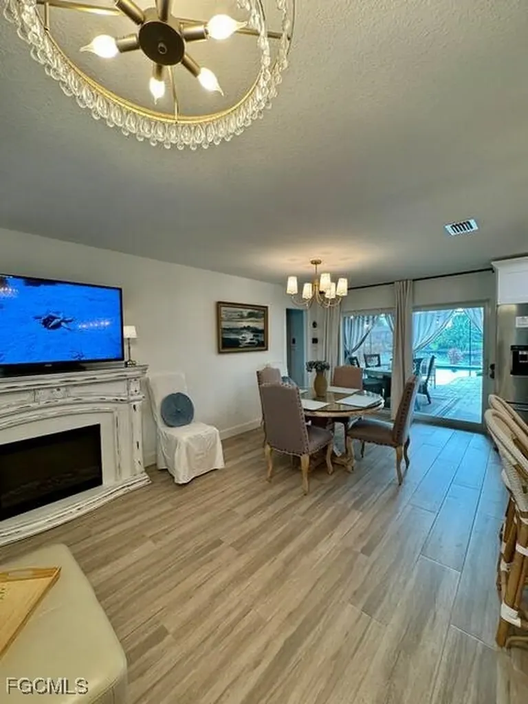4524 SE 1st Place Cape Coral FL 33904