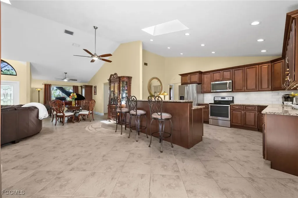 3701 SW 2nd Avenue Cape Coral FL 33914