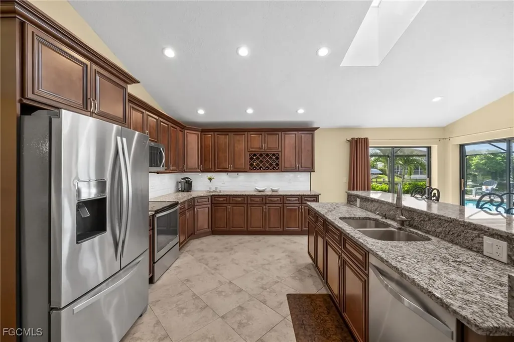 3701 SW 2nd Avenue Cape Coral FL 33914