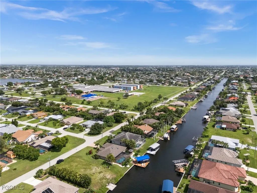 3701 SW 2nd Avenue Cape Coral FL 33914