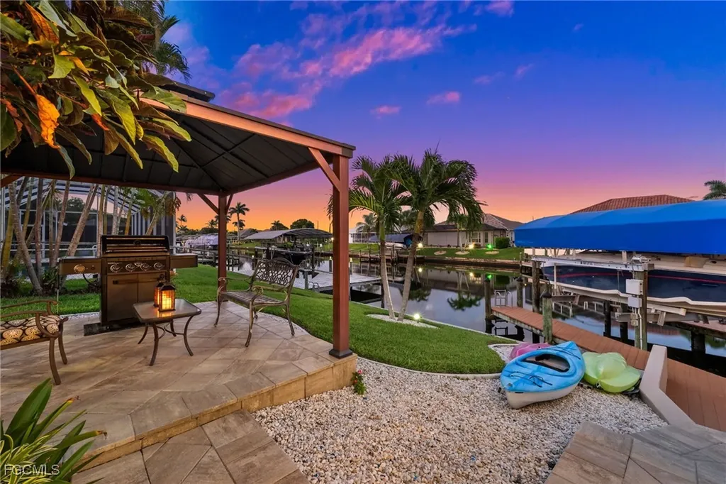 3701 SW 2nd Avenue Cape Coral FL 33914