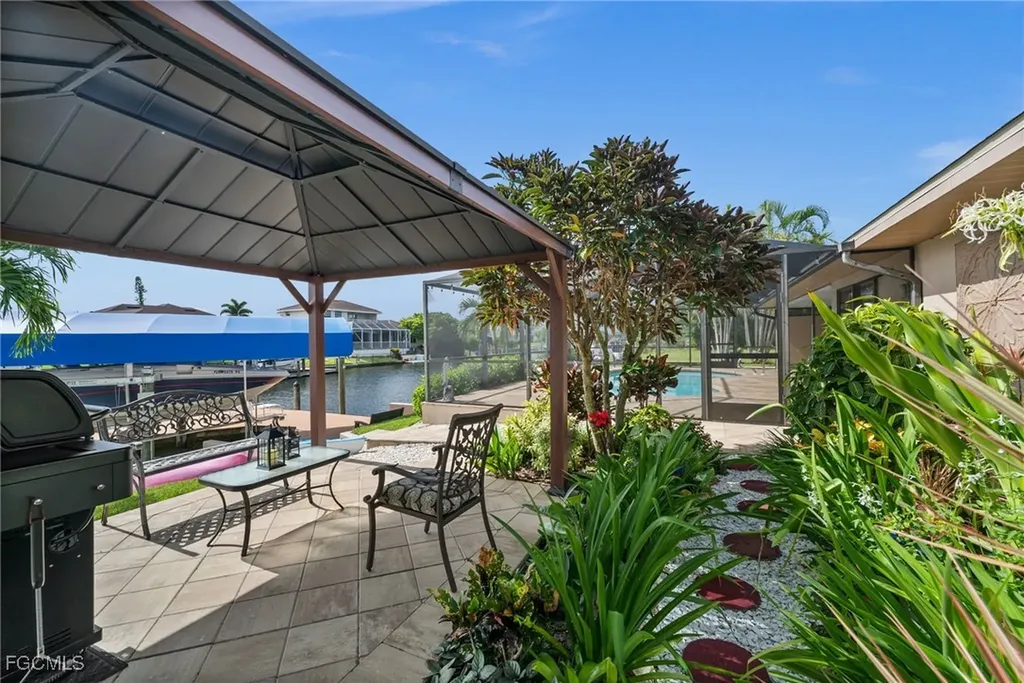 3701 SW 2nd Avenue Cape Coral FL 33914