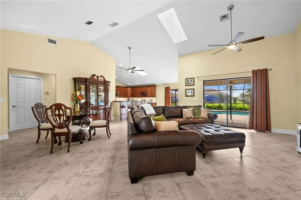 3701 SW 2nd Avenue Cape Coral FL 33914