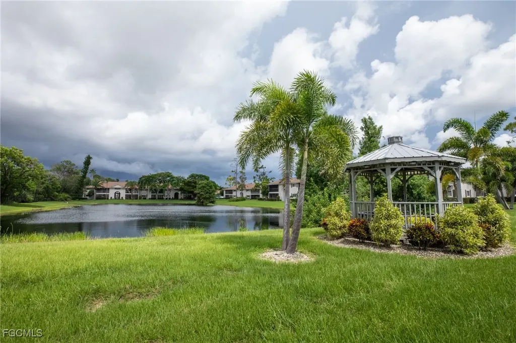 8041 S Woods Circle Fort Myers FL 33919