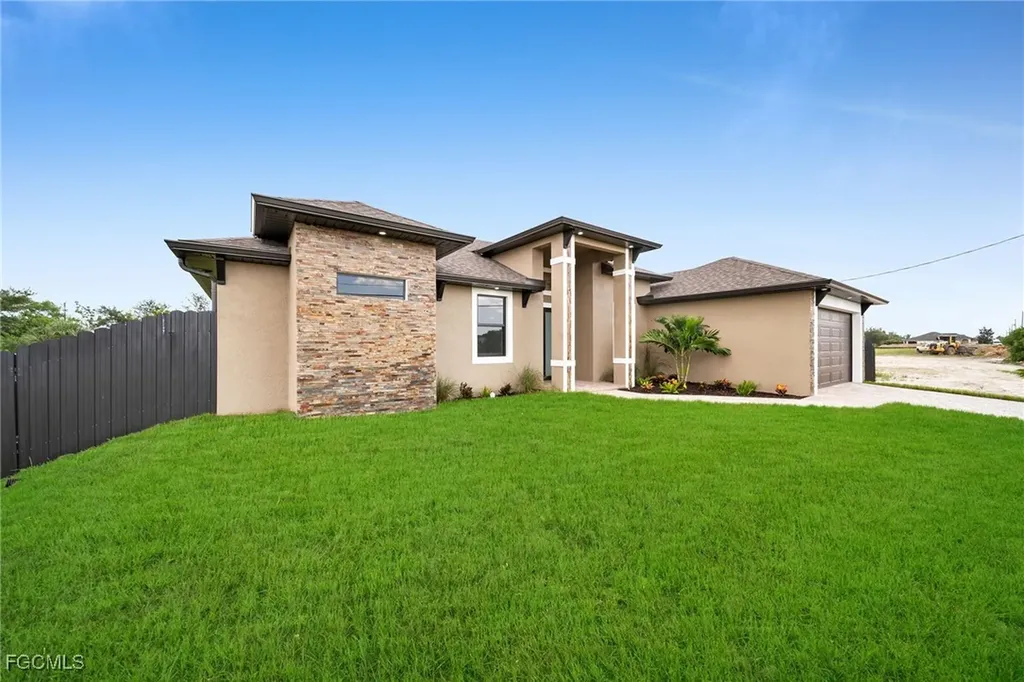 1821 NE 13th Avenue Cape Coral FL 33909