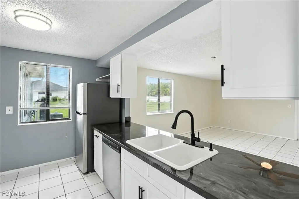 1222 NE 14th Place Cape Coral FL 33909