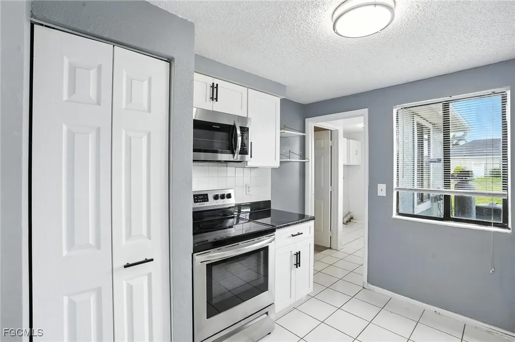 1222 NE 14th Place Cape Coral FL 33909