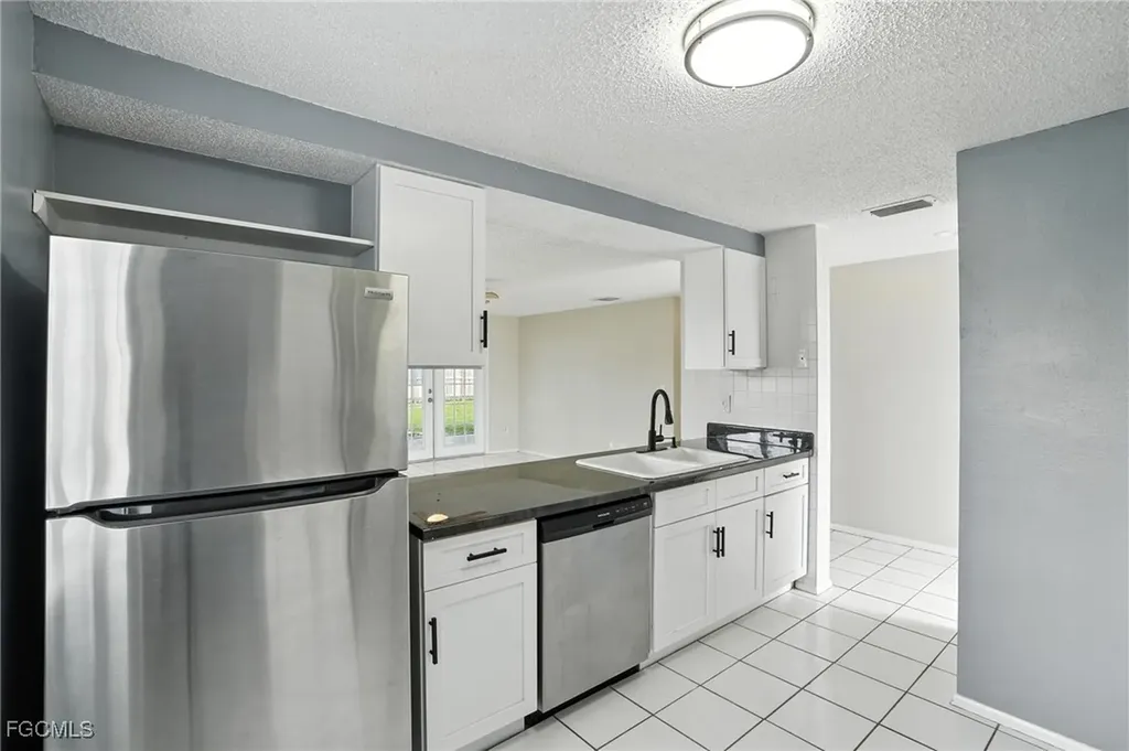 1222 NE 14th Place Cape Coral FL 33909