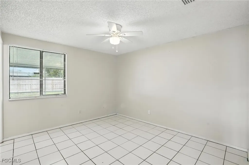 1222 NE 14th Place Cape Coral FL 33909