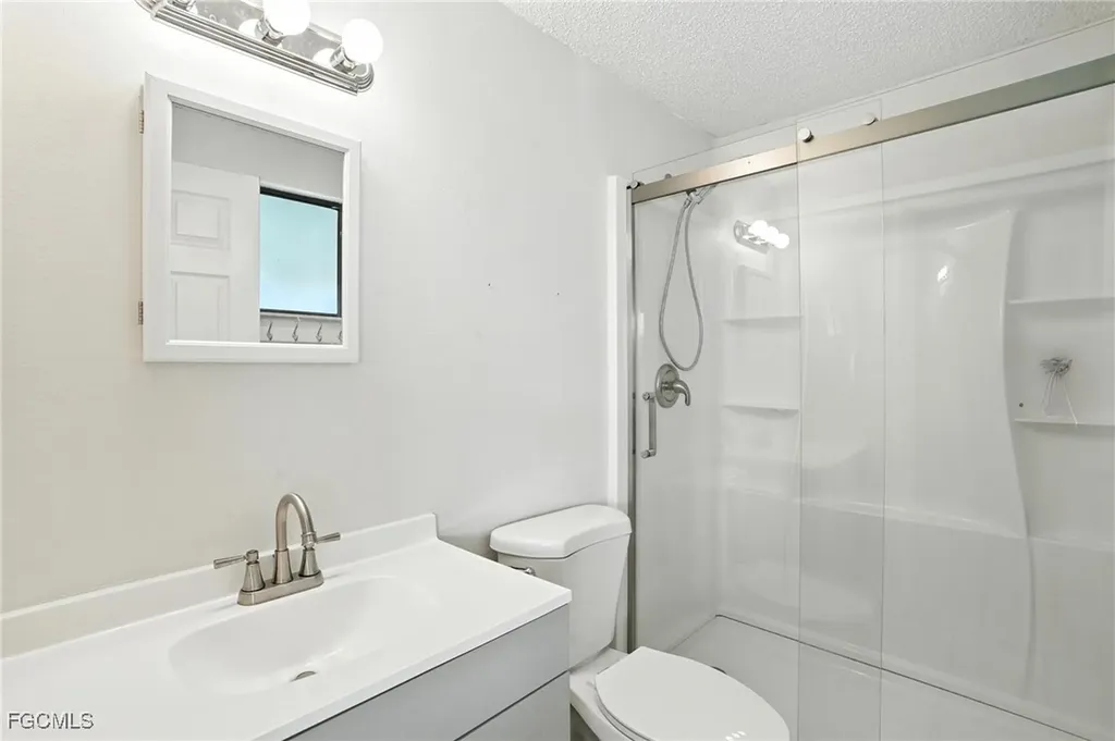 1222 NE 14th Place Cape Coral FL 33909