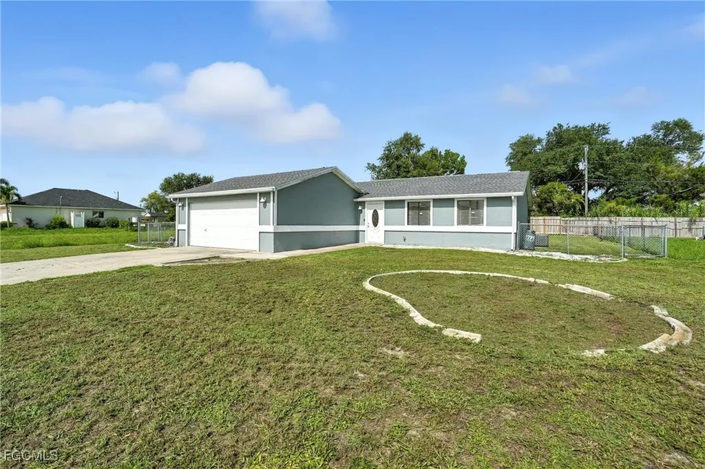 1222 NE 14th Place Cape Coral FL 33909
