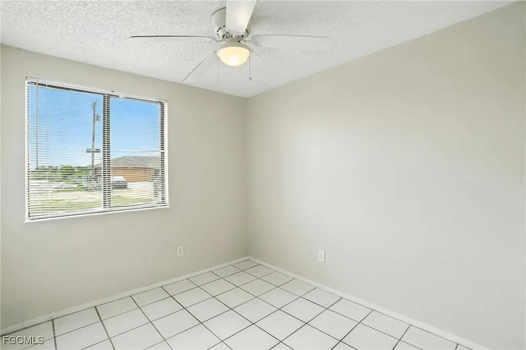 1222 NE 14th Place Cape Coral FL 33909