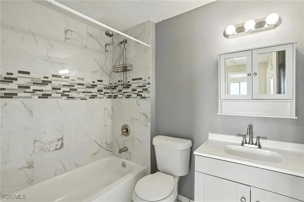 1222 NE 14th Place Cape Coral FL 33909