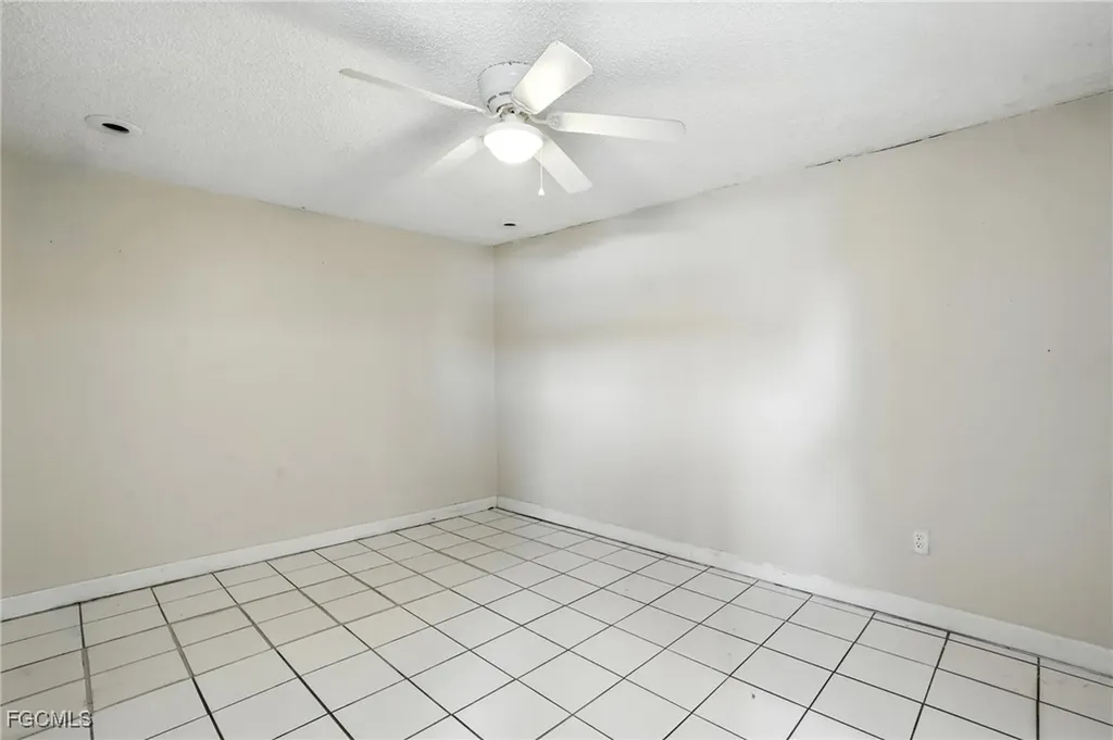 1222 NE 14th Place Cape Coral FL 33909