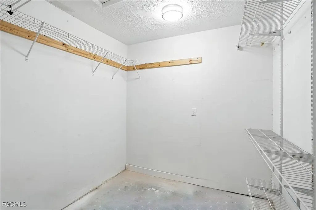 1222 NE 14th Place Cape Coral FL 33909